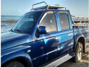 El vehículo donde se trasladaban los garífunas quedo lleno de perforaciones de las balas militares