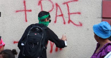 Feministas continúan esperando despenalización de PAE